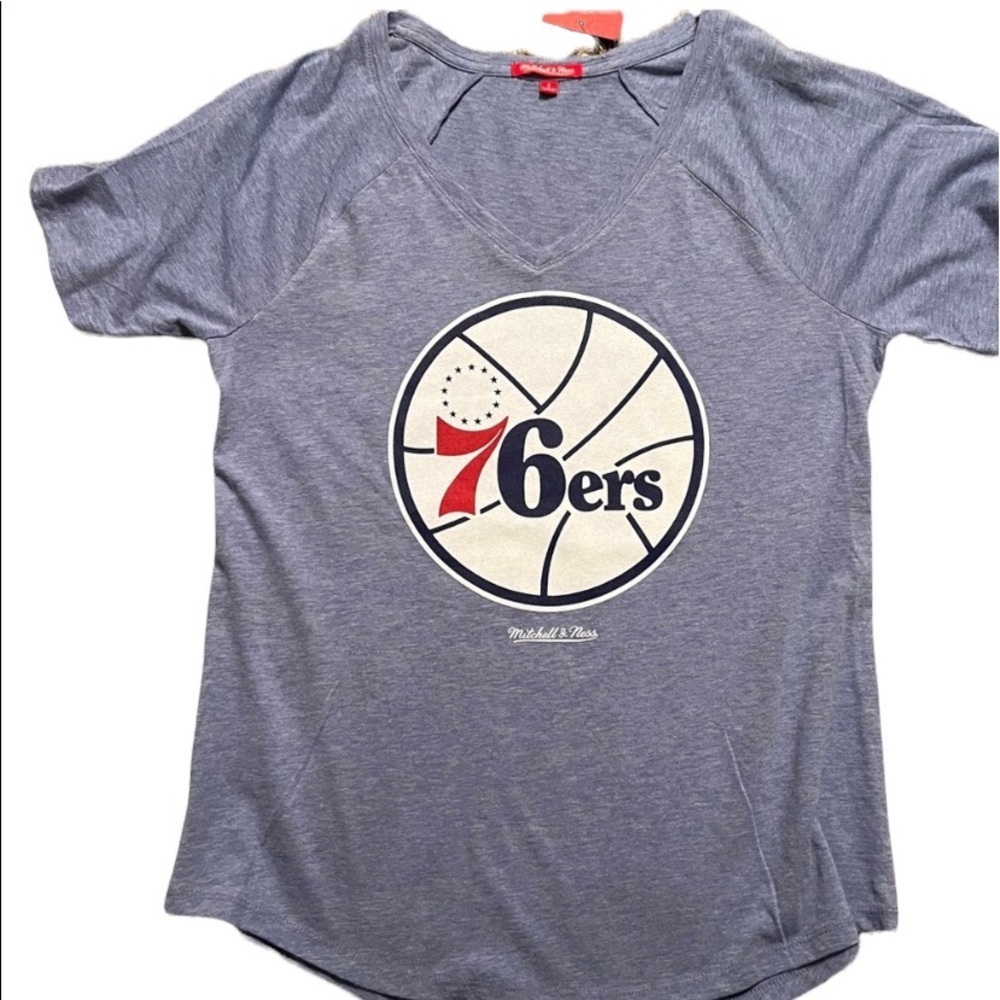 Women’s Mitchell & Ness Philadelphia 76ers tshirt size small
